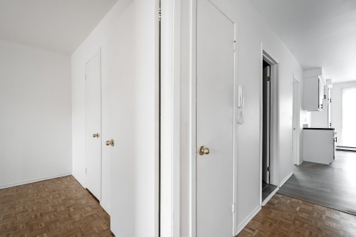 Corridor - 6-11953 Av. Matte, Montréal (Montréal-Nord), QC 