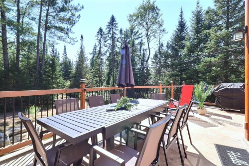 Balcon - 21 Rue Fred, Saint-Côme, QC 