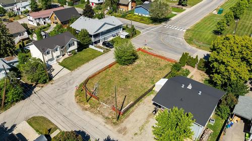520 8Th Avenue, Creston, BC 