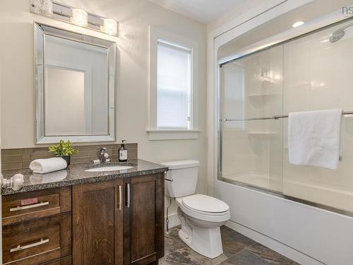 18 Larkview Terrace, Bedford, NS - Indoor Photo Showing Bathroom