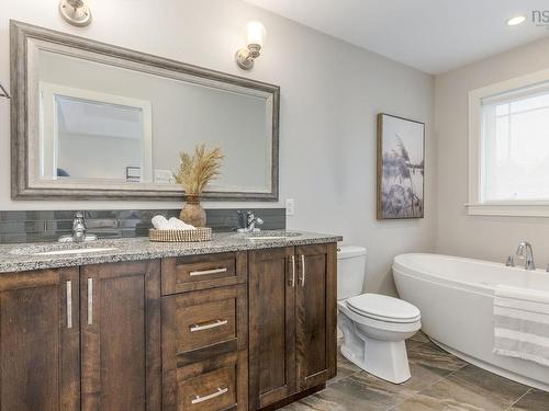18 Larkview Terrace, Bedford, NS - Indoor Photo Showing Bathroom