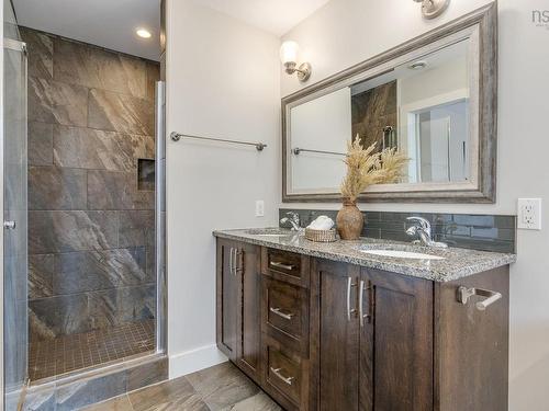 18 Larkview Terrace, Bedford, NS - Indoor Photo Showing Bathroom