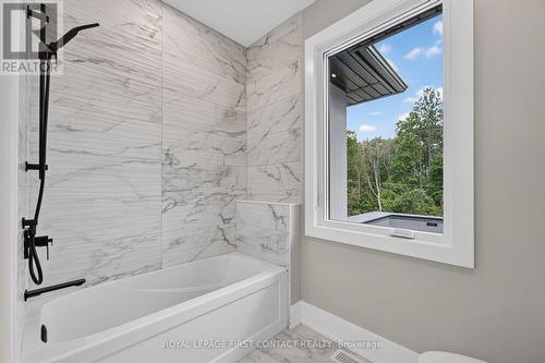 Shared Bath - 929 7Th Line, Innisfil, ON 
