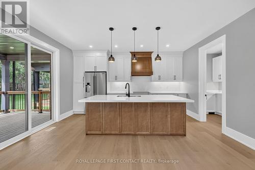 Kitchen - 929 7Th Line, Innisfil, ON 