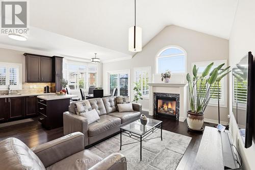2 Rushlands Crescent, Whitby, ON 