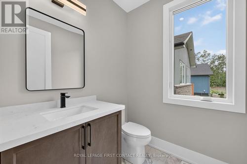Powder Room - Main Floor - 933 7Th Line, Innisfil, ON 