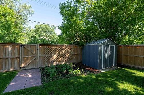 17 Kingswood Ave, Winnipeg, MB 