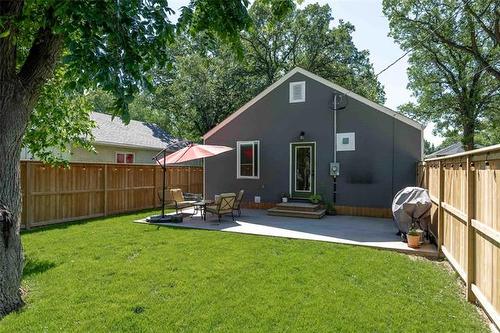 17 Kingswood Ave, Winnipeg, MB 
