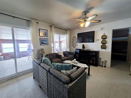 64 Lakeview Rd, Matheson Island, MB 