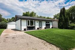 339 Gilmore AVE  Winnipeg, MB R2G 2A7