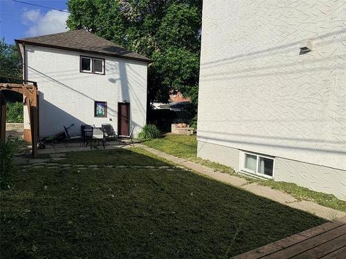 232 Cathedral Ave, Winnipeg, MB 