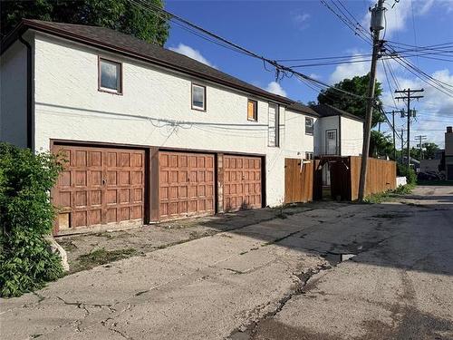 232 Cathedral Ave, Winnipeg, MB 