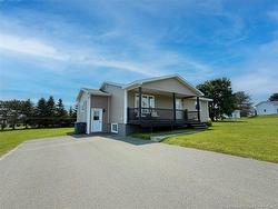 95 Rue Desjardins Petit-Rocher, NB E8J 1N3