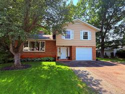 145 St John ST  Woodstock, NB E7M 2T9