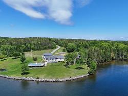 8265 West Bay Highway Sampsonville, NS B0E 3B0