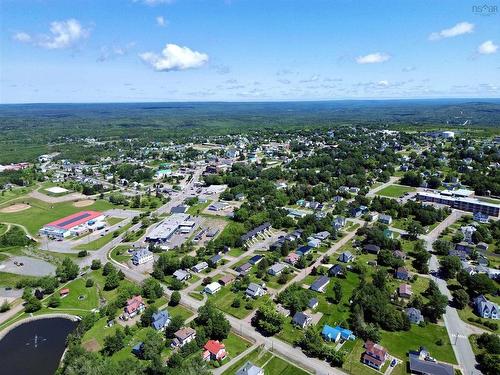 6 Smith Avenue, Springhill, NS 