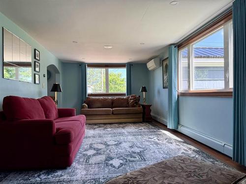 6 Smith Avenue, Springhill, NS 