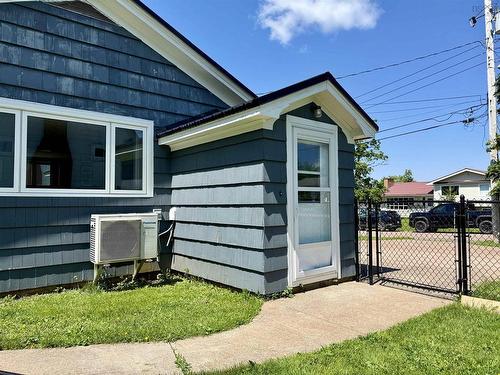 6 Smith Avenue, Springhill, NS 