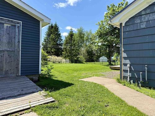 6 Smith Avenue, Springhill, NS 