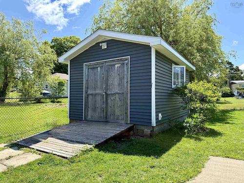 6 Smith Avenue, Springhill, NS 