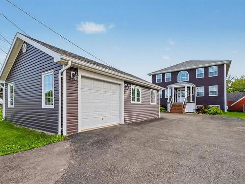 42 MacRae Ave Avenue  Sydney River, NS B1S 1M2