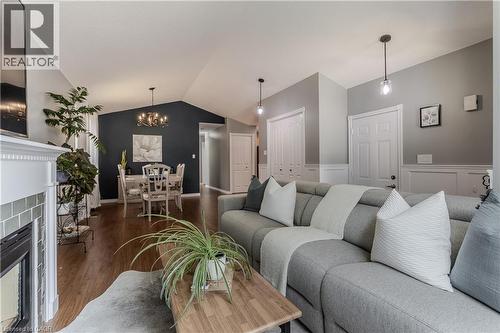 23 Annapolis Way, Hamilton, ON - Indoor Photo Showing Living Room With Fireplace