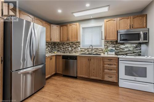 23 Annapolis Way, Hamilton, ON - Indoor Photo Showing Kitchen With Stainless Steel Kitchen