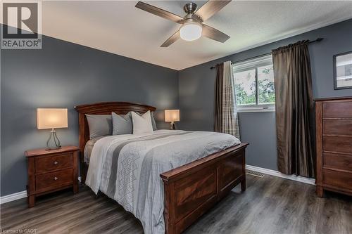 23 Annapolis Way, Hamilton, ON - Indoor Photo Showing Bedroom