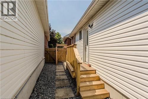 23 Annapolis Way, Hamilton, ON - Outdoor With Exterior