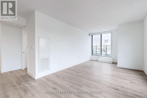 425 - 556 MARLEE AVENUE , Toronto, Ontario M6B 0B1 5