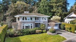 805 Del Monte Lane Saanich, BC V8Y 3H2