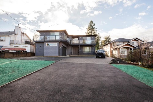 741 Snowdrop Ave, Saanich, BC 