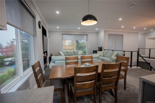 741 Snowdrop Ave, Saanich, BC 