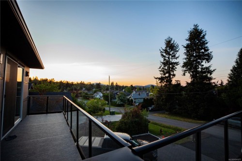 741 Snowdrop Ave, Saanich, BC 