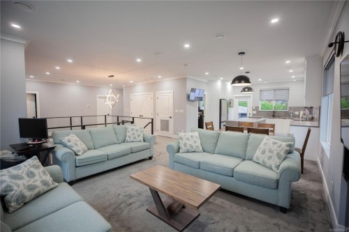 741 Snowdrop Ave, Saanich, BC 