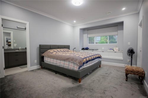 741 Snowdrop Ave, Saanich, BC 