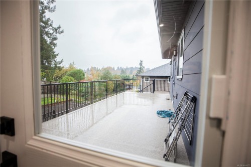741 Snowdrop Ave, Saanich, BC 