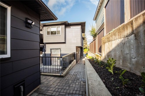 741 Snowdrop Ave, Saanich, BC 