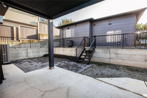 741 Snowdrop Ave, Saanich, BC 