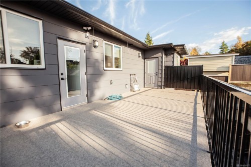 741 Snowdrop Ave, Saanich, BC 
