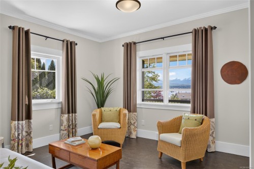 1685 Beaufort Ave, Comox, BC 