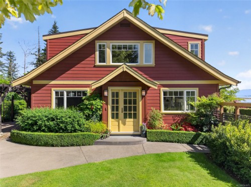 1685 Beaufort Ave, Comox, BC 