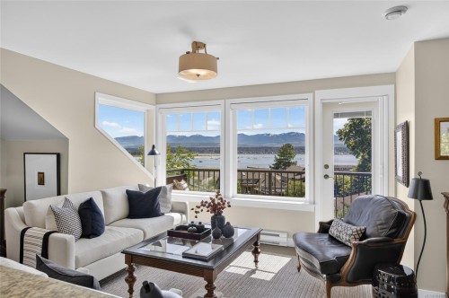 1685 Beaufort Ave, Comox, BC 