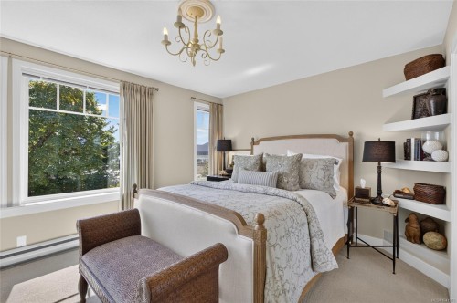 1685 Beaufort Ave, Comox, BC 
