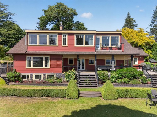 1685 Beaufort Ave, Comox, BC 