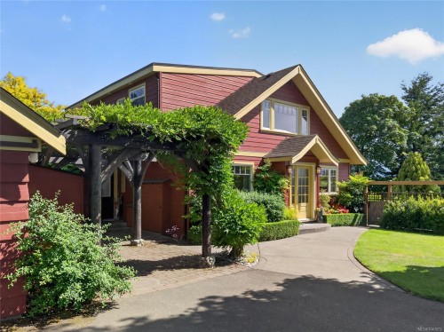 1685 Beaufort Ave, Comox, BC 