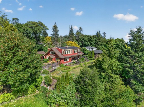 1685 Beaufort Ave, Comox, BC 