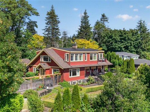 1685 Beaufort Ave, Comox, BC 