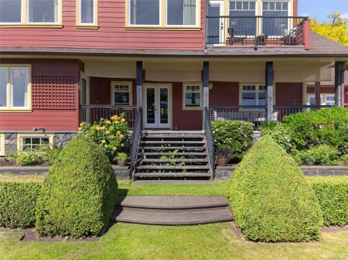 1685 Beaufort Ave, Comox, BC 