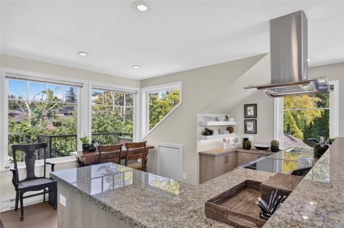 1685 Beaufort Ave, Comox, BC 